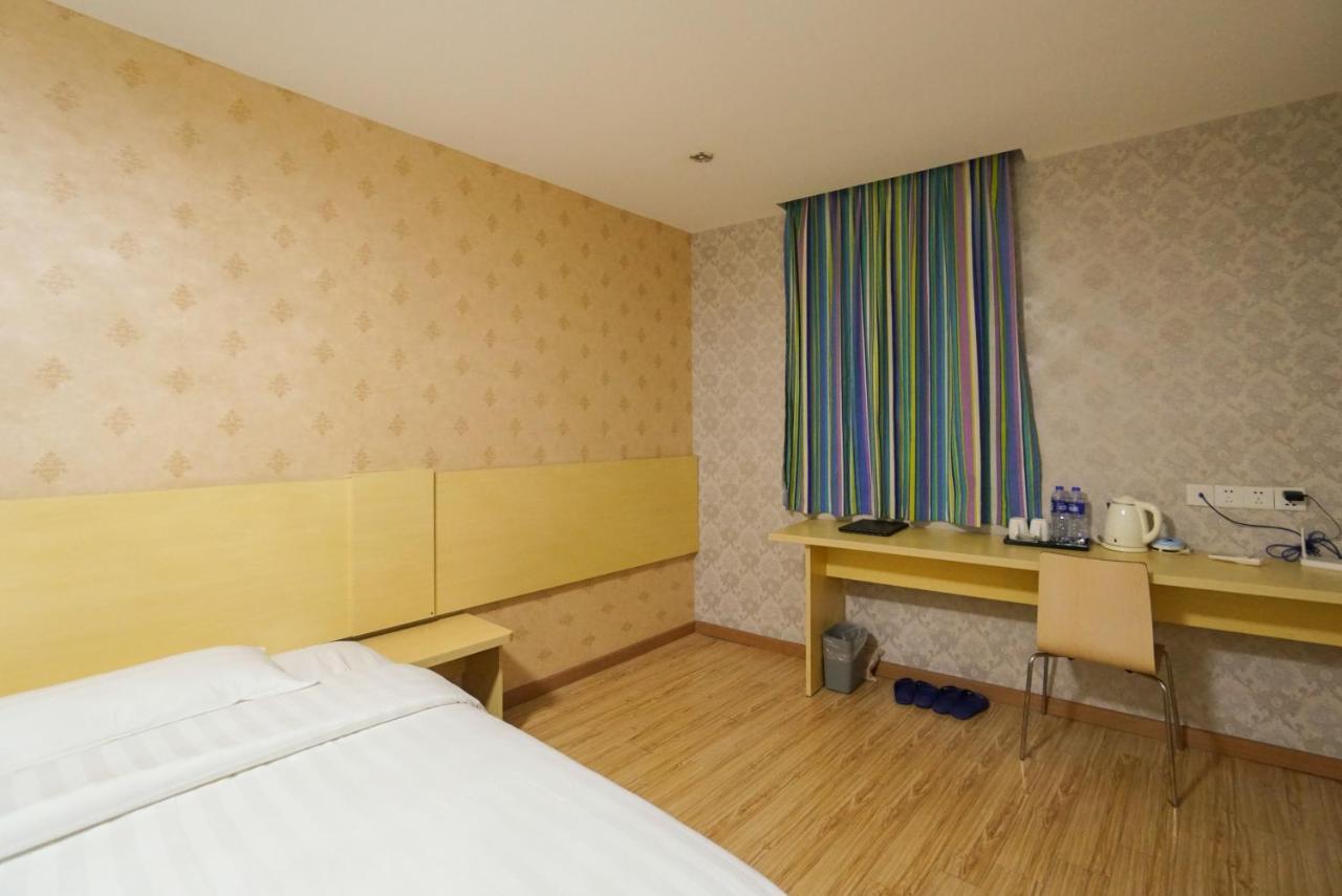 Jia Mei Xin Holiday Hotel Baiyun Airport Branch Guangzhou Bagian luar foto